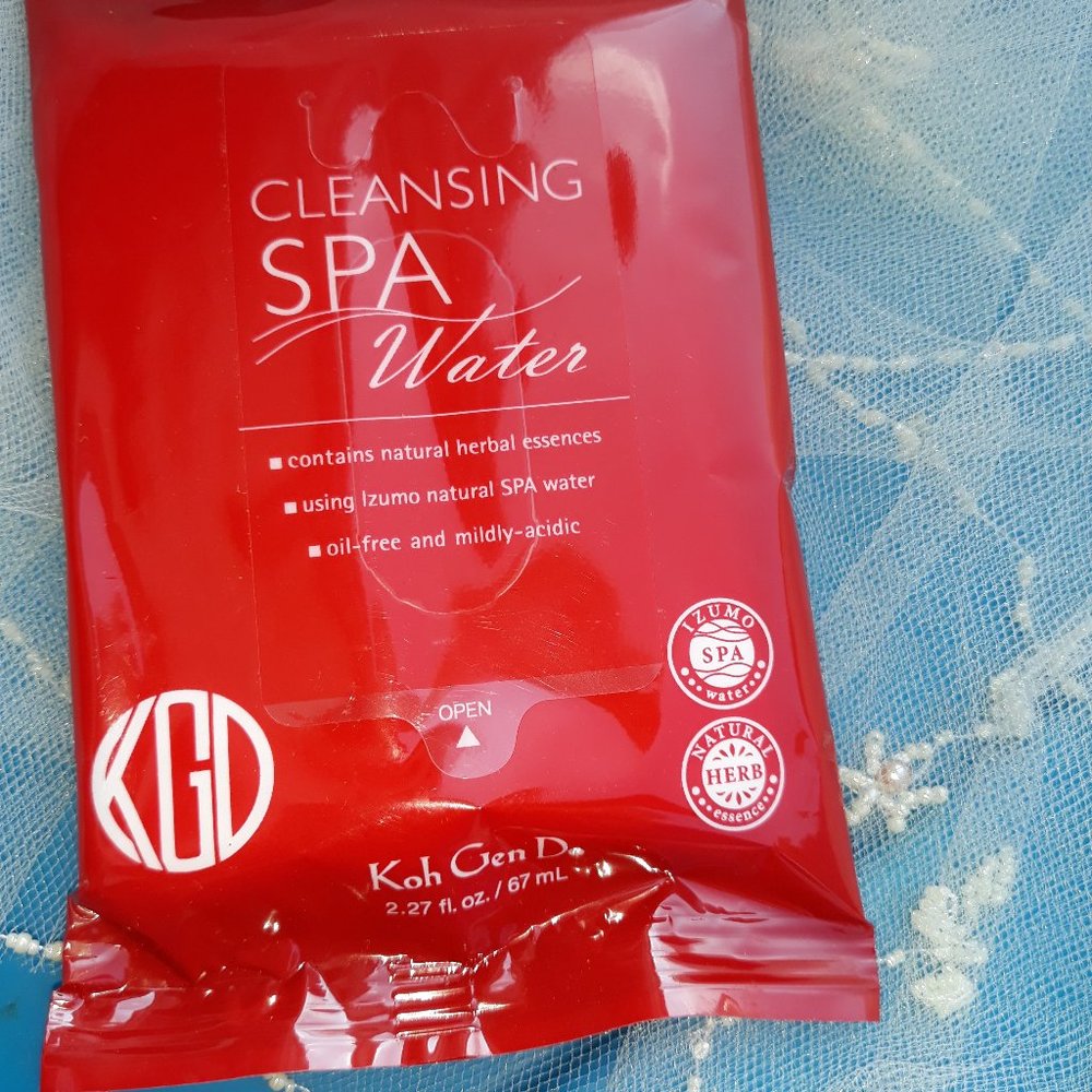 Co Gen D Cleansing Spa Water